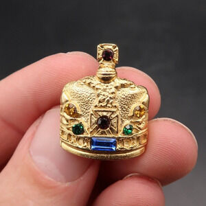 Gold tone T&T Rhinestone Crown Lapel Pin 1 inch Vintage